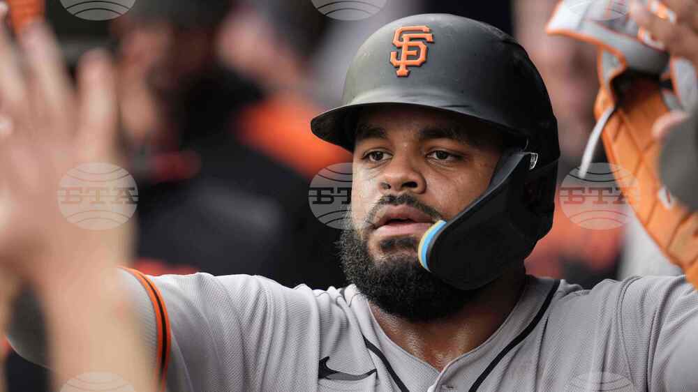 Giants Braves Baseball