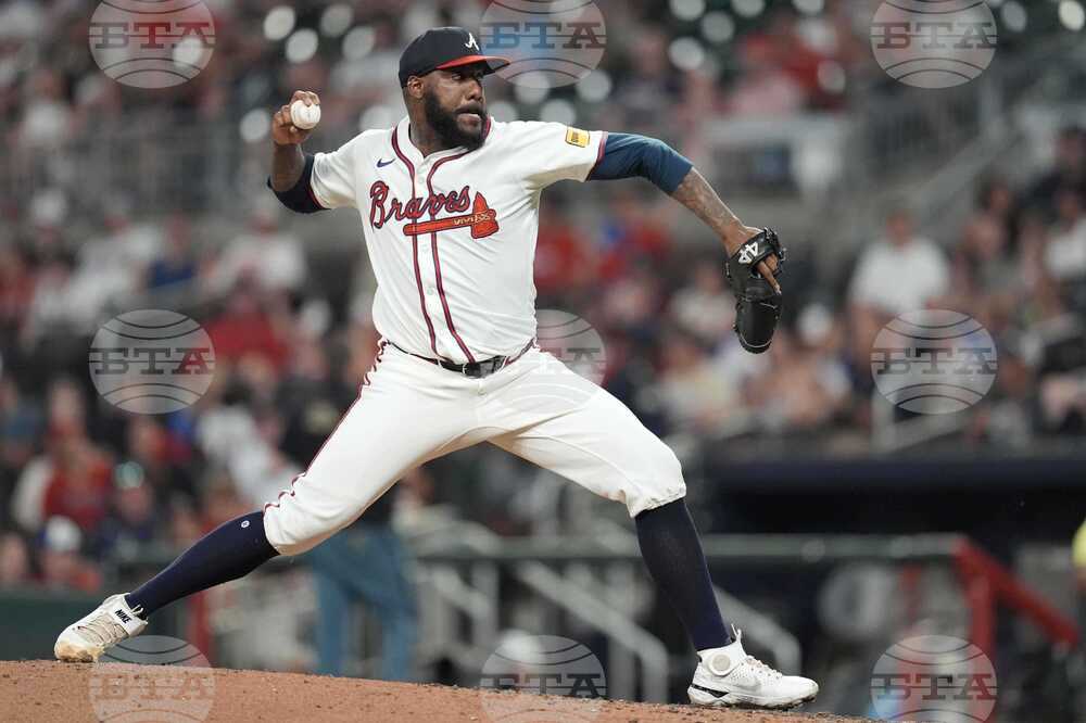 Giants Braves Baseball