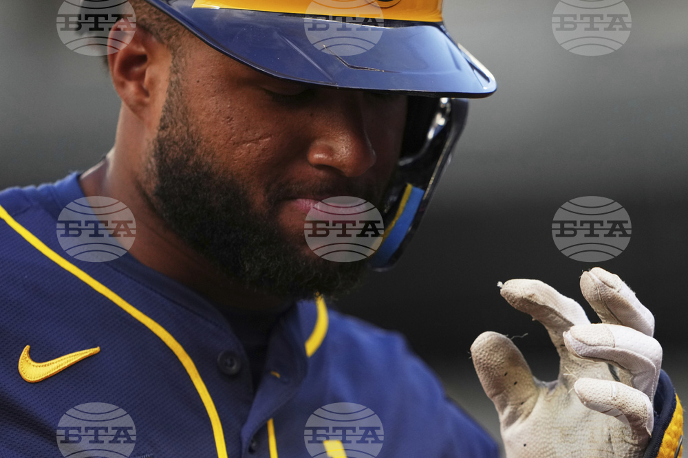 Brewers Mariners Baseball