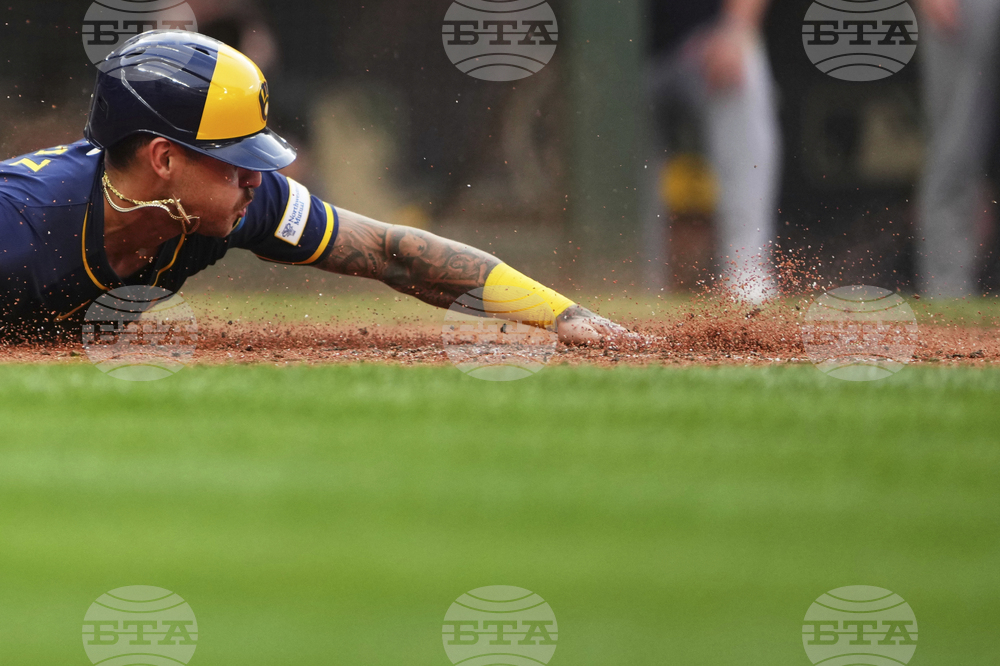 Brewers Mariners Baseball
