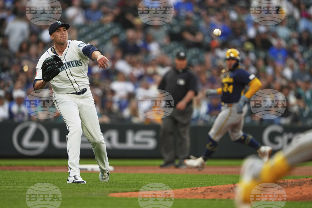 Brewers Mariners Baseball