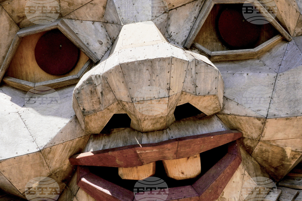 Giant Troll Sculptures