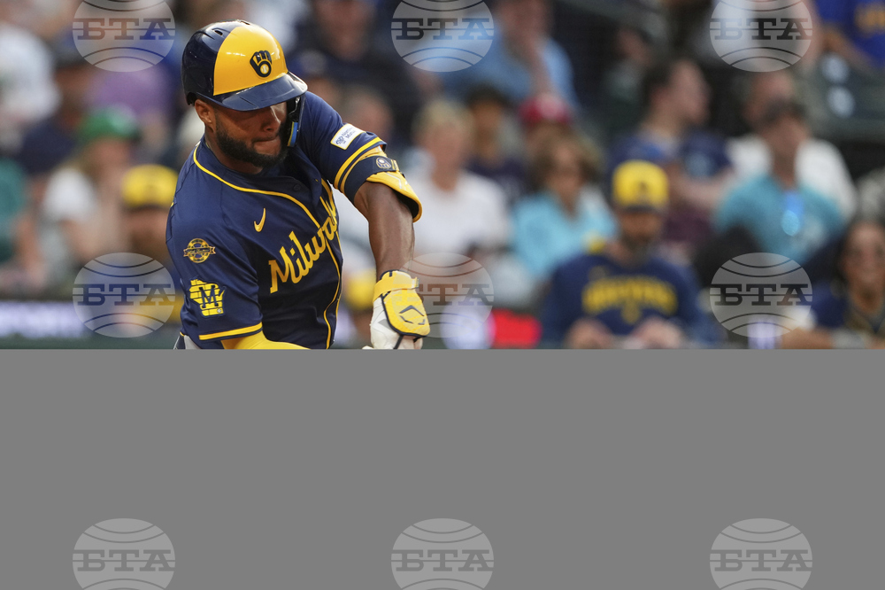 Brewers Mariners Baseball