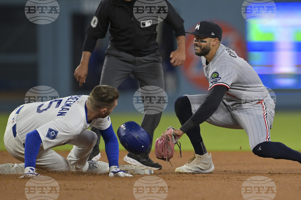 Twins Dodgers Baseball