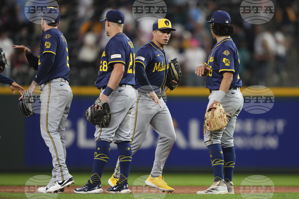 Brewers Mariners Baseball