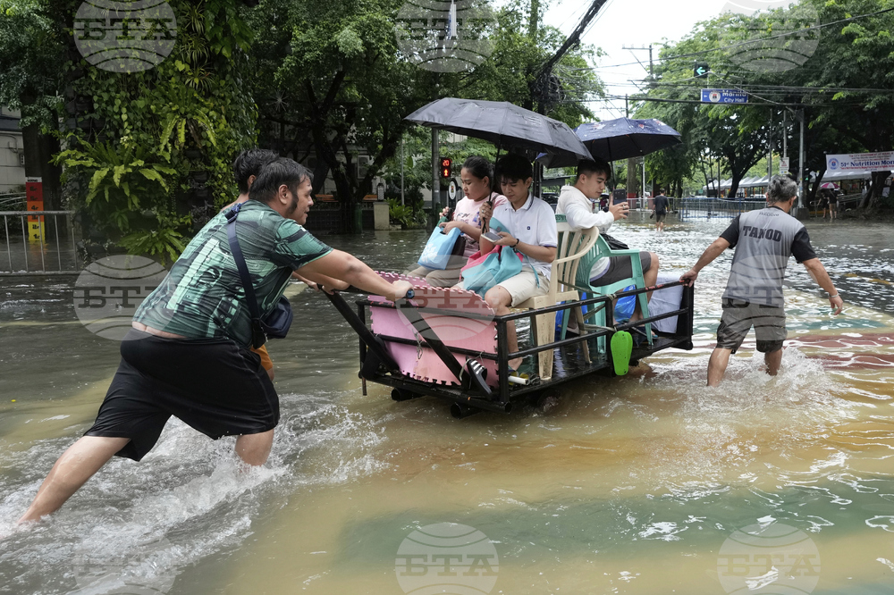 APTOPIX Philippines Asia Storm