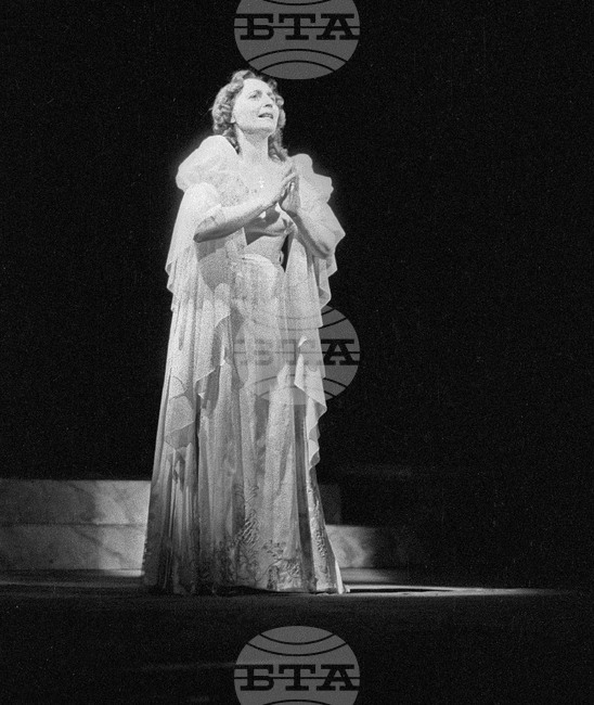 Театърът е моята любов, моята тъга, моята радост, казва Ирина Тасева (1910-1990)