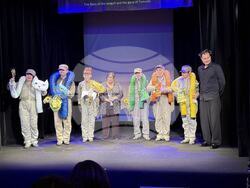 Японското турне на българския Столичен куклен театър и японския куклен театър „ПУК“ с двуезичното представление „История за чайка и банда котараци“ ще продължи през юли и август.