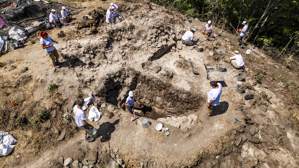 Archaeologists Discover Unique Triangular Tower from 3rd Century in Urvich Fortress in Sofia