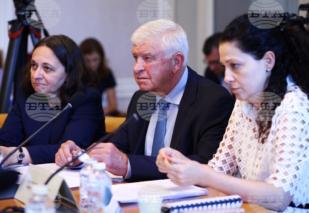 Законопроект за изменение на Закона за държавния бюджет, свързан с инвестиционната програма за общински проекти, бе приет на второ четене от бюджетната комисия към НС