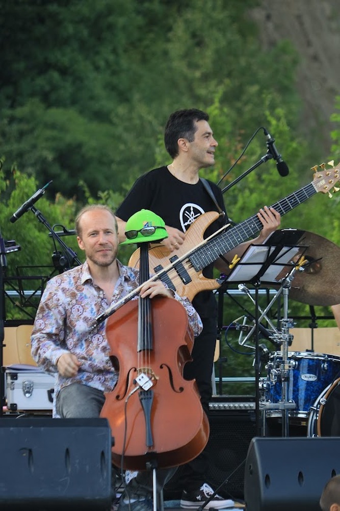 На първо място трябва да обичам музиката, която свиря, и тя да има смисъл за мен, каза за БТА германският виолончелист Кристофър Херман