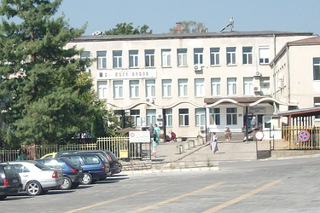 Спират ражданията в карловската болница поради отказ на педиатрите да консултират недоносени бебета, съобщиха от общината