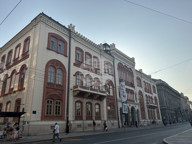 Свиване на мрежата от държавни висши училища и намаляване на броя на студентите в Сърбия сочат данни на статистическата служба на страната