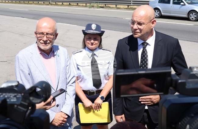 Като част от борбата с пътния травматизъм са закупени нови 187 камери за измерване на скоростта, каза директорът на ГДНП главен комисар Захари Васков