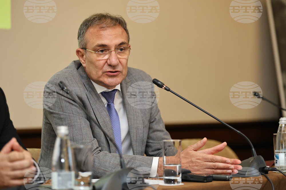 Bulgaria Among EU Leaders in Low Unemployment, But Wages Still Lag Behind, Labour Minister Gutsanov Says