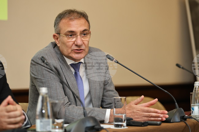 Bulgaria Among EU Leaders in Low Unemployment, But Wages Still Lag Behind, Labour Minister Gutsanov Says