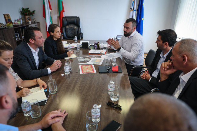 Министерство на младежта и спорта: От баскетболния „Апоел Тел Авив“ благодариха на министър Пешев за възможността клубът да домакинства мачовете си от Евролигата у нас