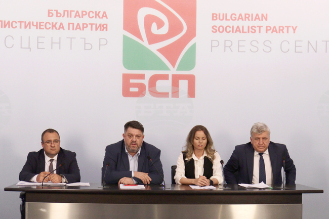 Към момента 10 града, както и 170 села в 57 общини са с нарушено водоподаване и са на режим, каза министър Иван Иванов