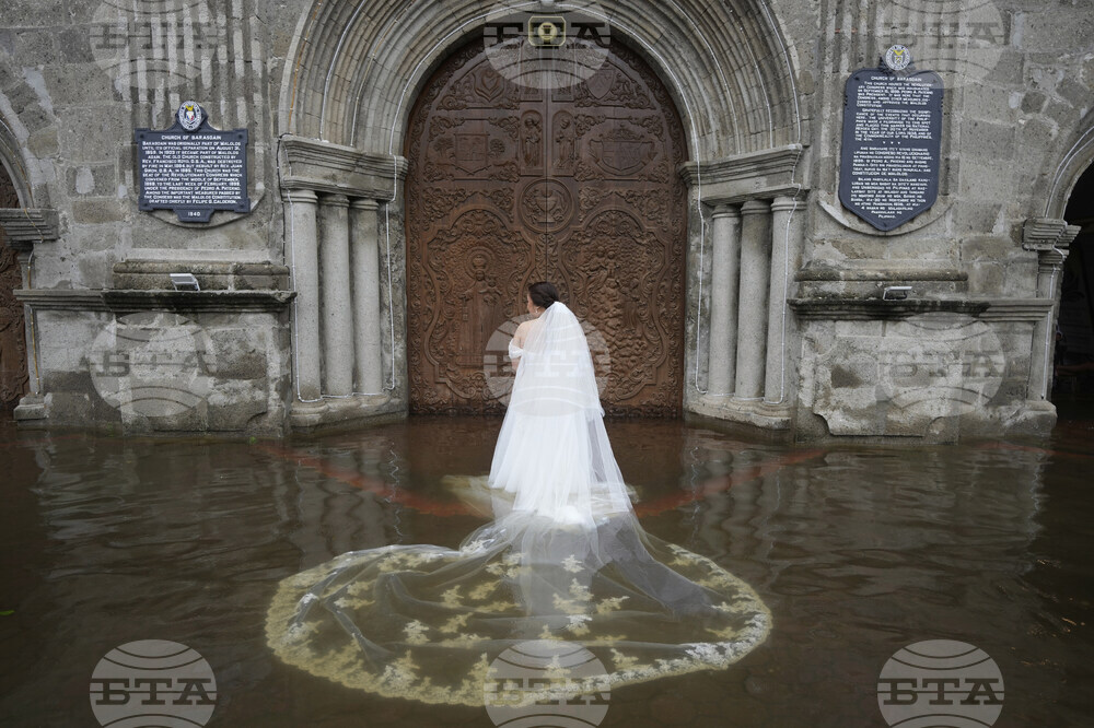 APTOPIX Philippines Flooded Wedding Photo Gallery