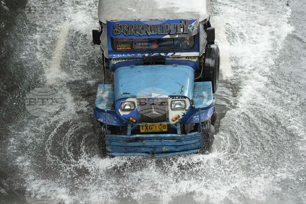 APTOPIX Philippines Asia Storm