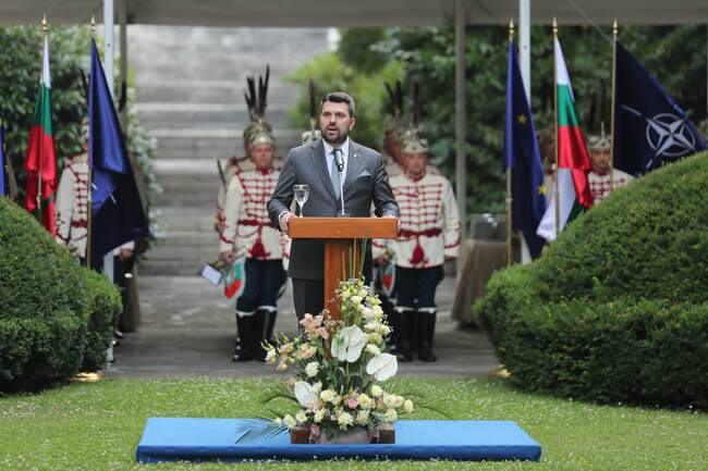 В приветствието си за Деня на дипломатическата служба Георг Георгиев подчерта професионализма и последователността във външната ни политика 