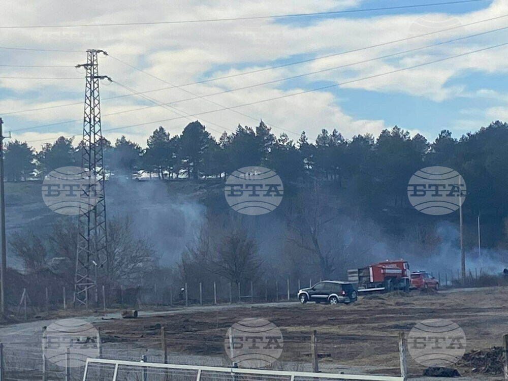 Пожарът до Нови пазар е ликвидиран, изгорели са 190 декара гора, сухи треви и храсти