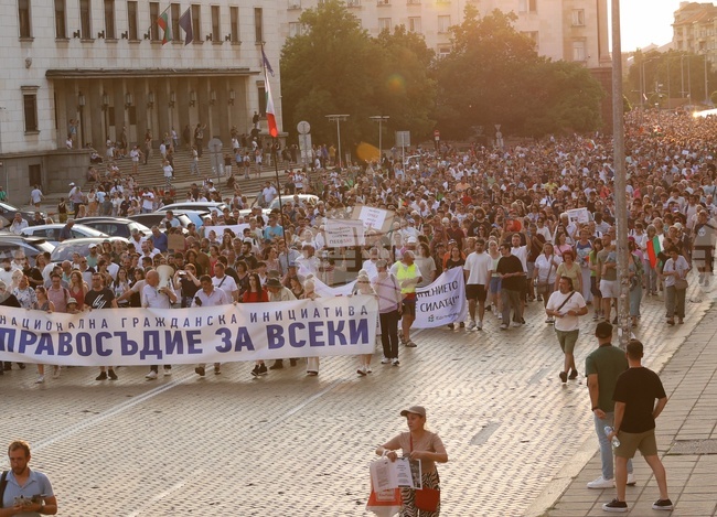 Protesters in Sofia Call for Acting Prosecutor General Sarafov’s Resignation