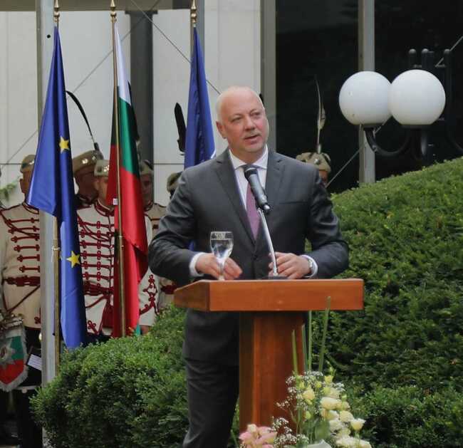 Демокрацията, върховенството на правото и зачитането на човешките права са постаментите на българската дипломация, каза Росен Желязков