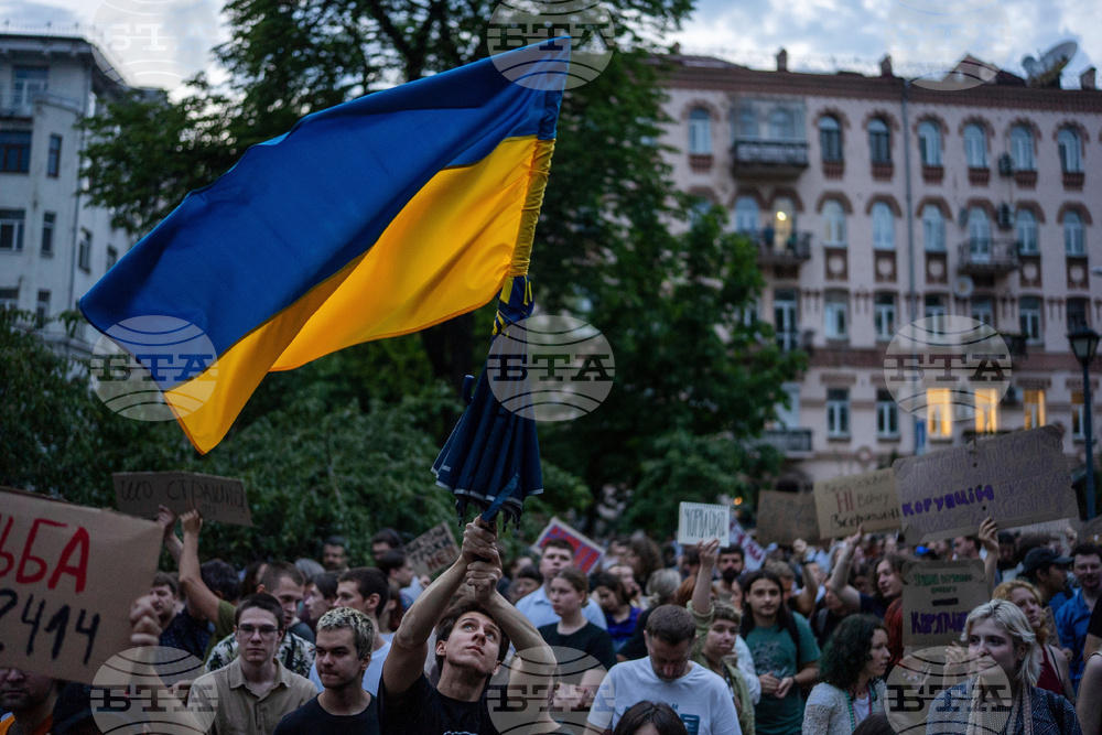 Украинската система за борба с корупцията ще работи, но ще бъде ограничено руското влияние, заяви Зеленски