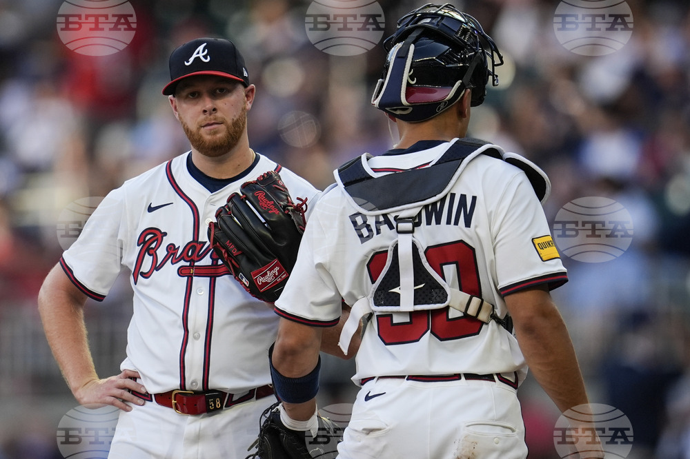 Giants Braves Baseball