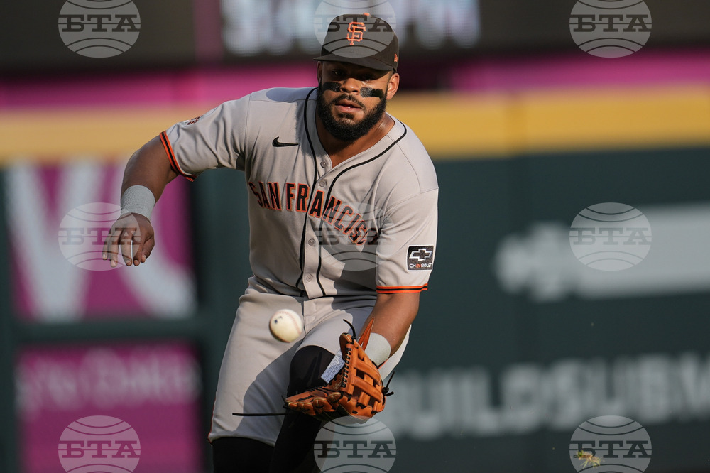 Giants Braves Baseball