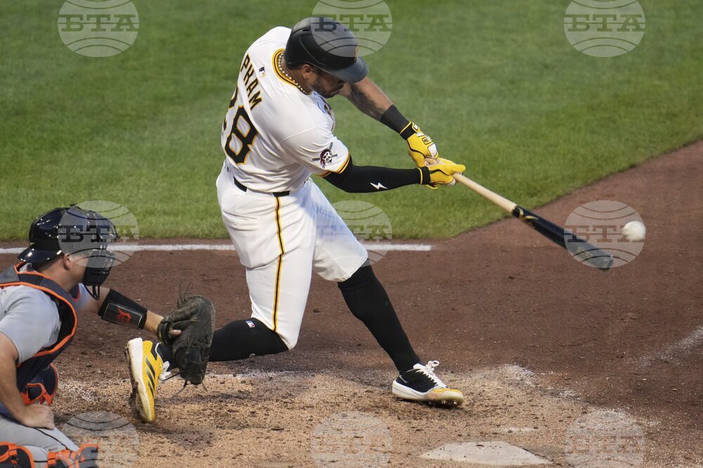 Tigers Pirates Baseball