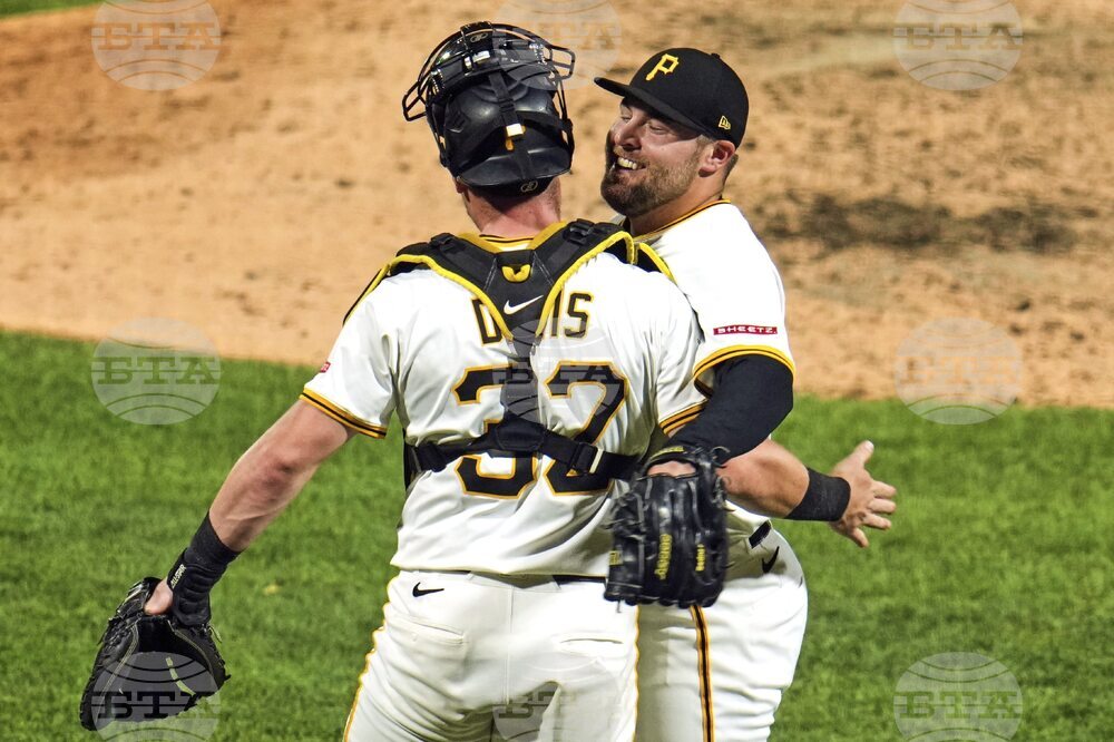 Tigers Pirates Baseball