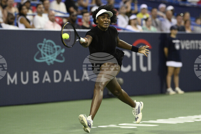 Винъс Уилямс преодоля първия кръг на турнира по тенис във Вашингтон с победа над Пейтън Стърнс
