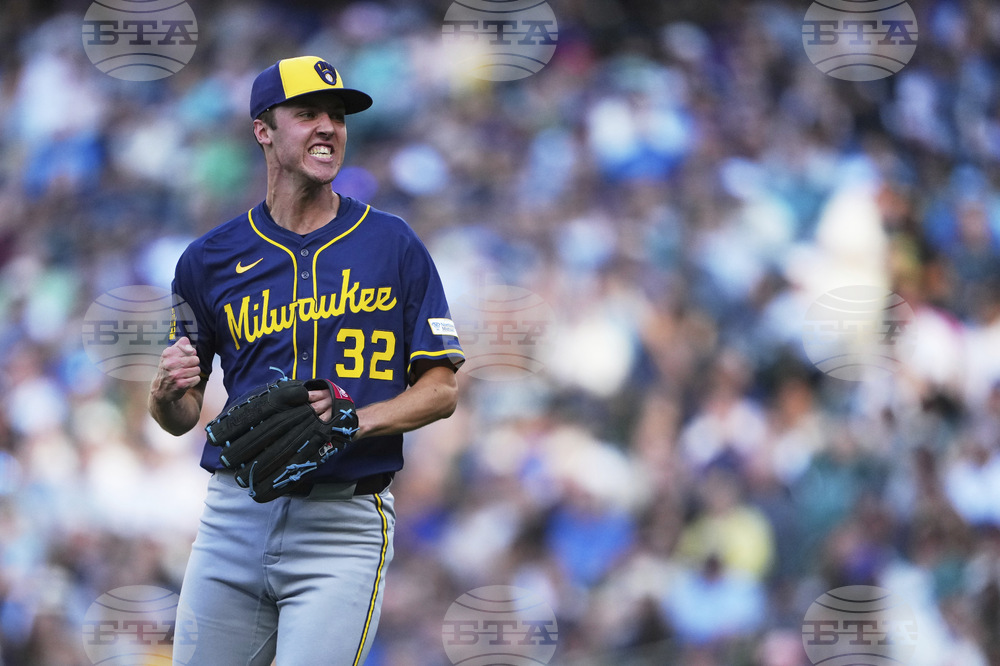 Brewers Mariners Baseball