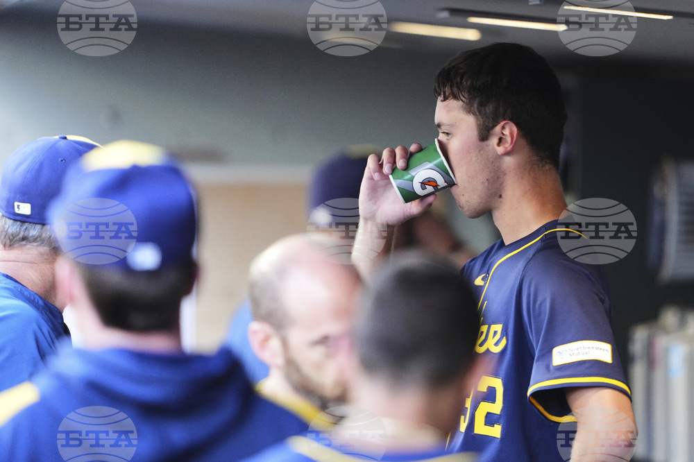 Brewers Mariners Baseball