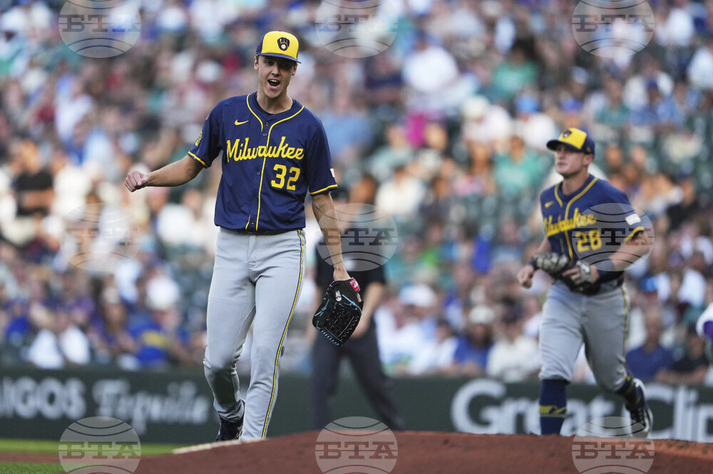 Brewers Mariners Baseball