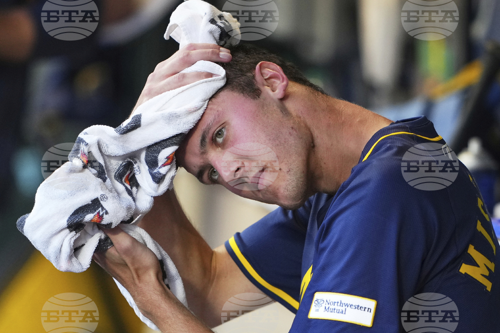 Brewers Mariners Baseball