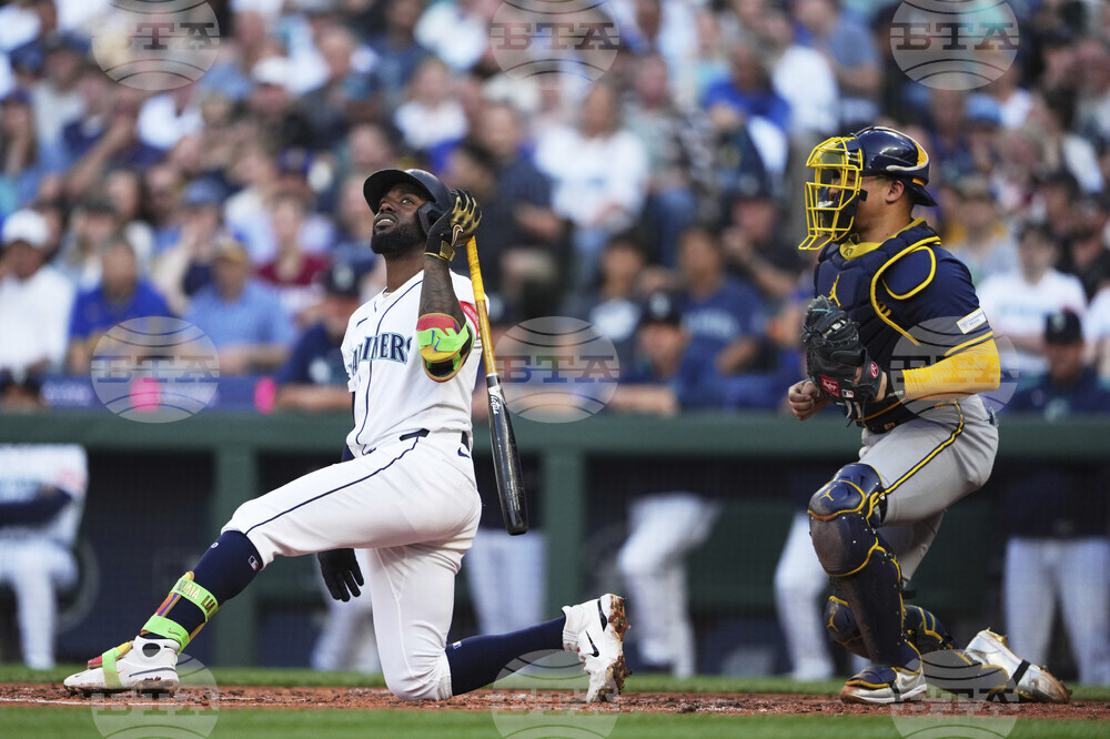 Brewers Mariners Baseball