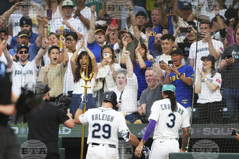 Brewers Mariners Baseball