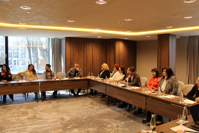 Министерство на туризма: Министър Илин Димитров обсъди актуални теми и проблеми на неформална среща с представители на бизнеса в Пловдив