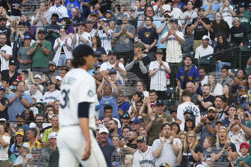 Brewers Mariners Baseball