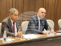 Министерство на туризма: Министър Илин Димитров обсъди актуални теми и проблеми на неформална среща с представители на бизнеса в Пловдив