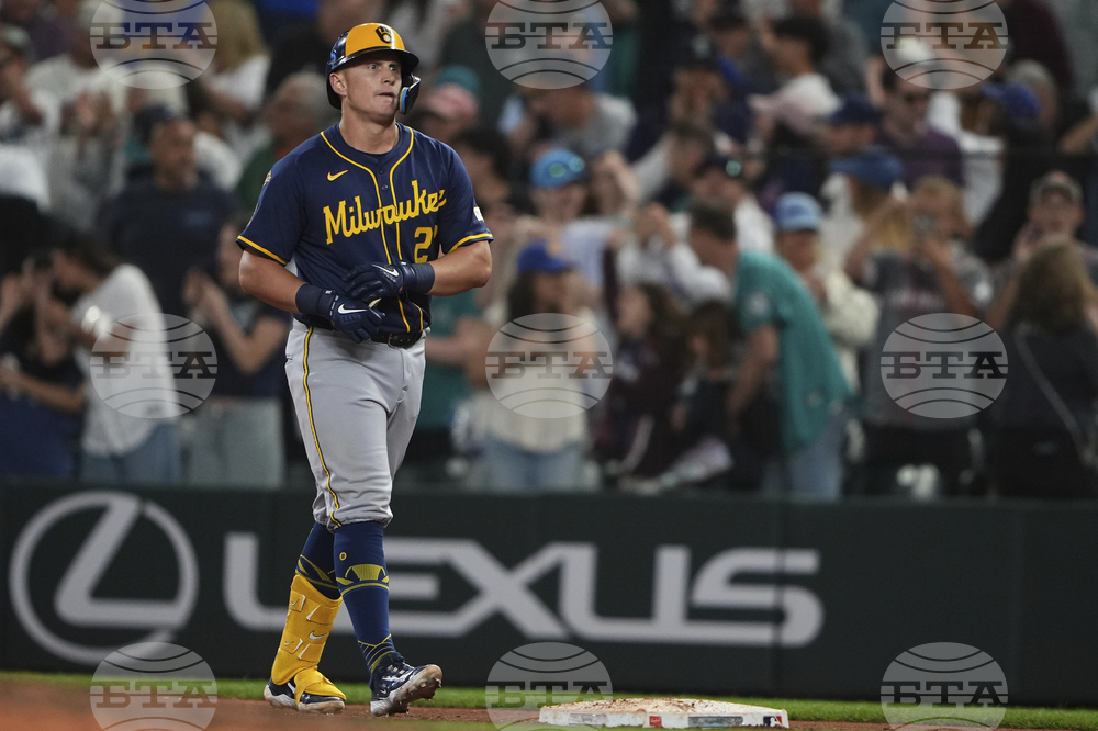 Brewers Mariners Baseball