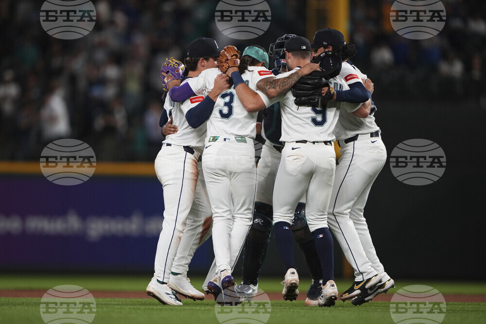 Brewers Mariners Baseball