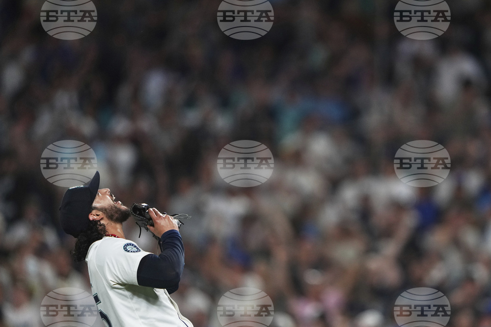 APTOPIX Brewers Mariners Baseball