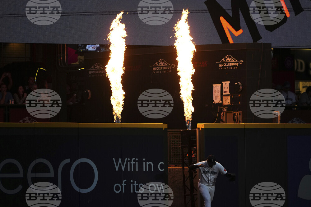 Brewers Mariners Baseball
