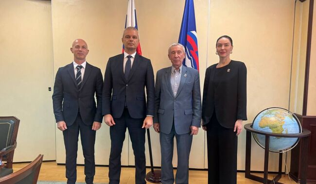 "Единна Русия" и “Възраждане” обсъдиха пътната карта на сътрудничеството