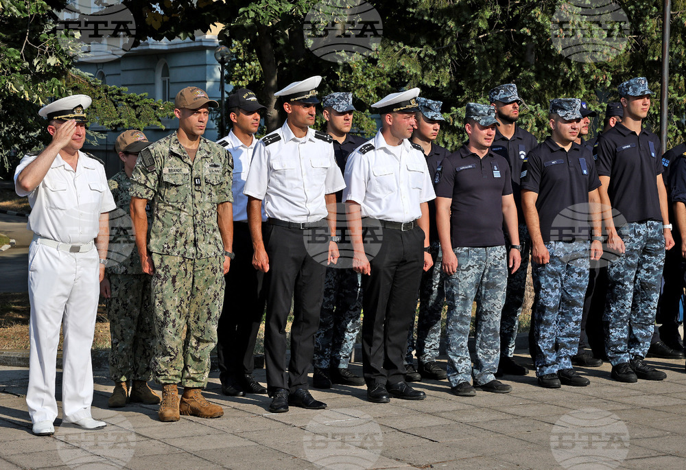 Варна - ВВМУ „Н.Й. Вапцаров” - 83 години от гибелта на патрона