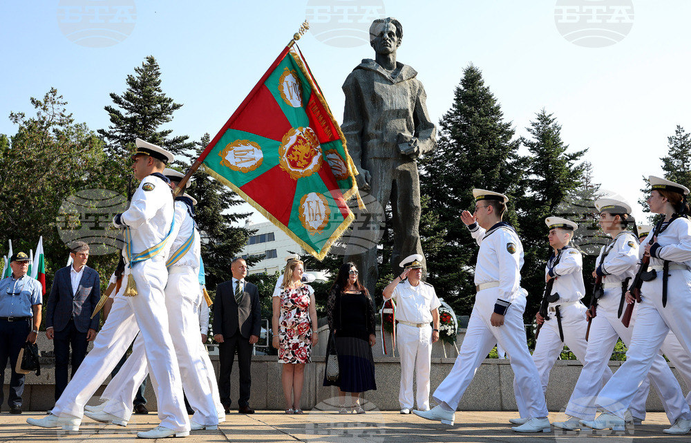 Варна - ВВМУ „Н.Й. Вапцаров” - 83 години от гибелта на патрона